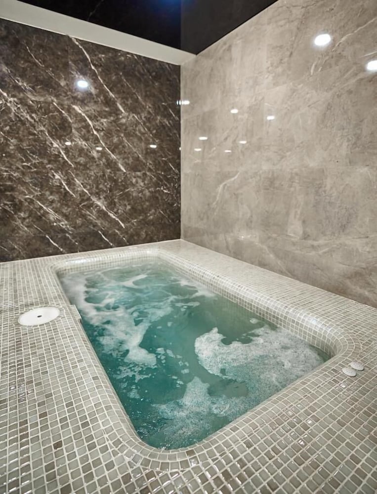 Garnet Hotel Tashkent 30/60