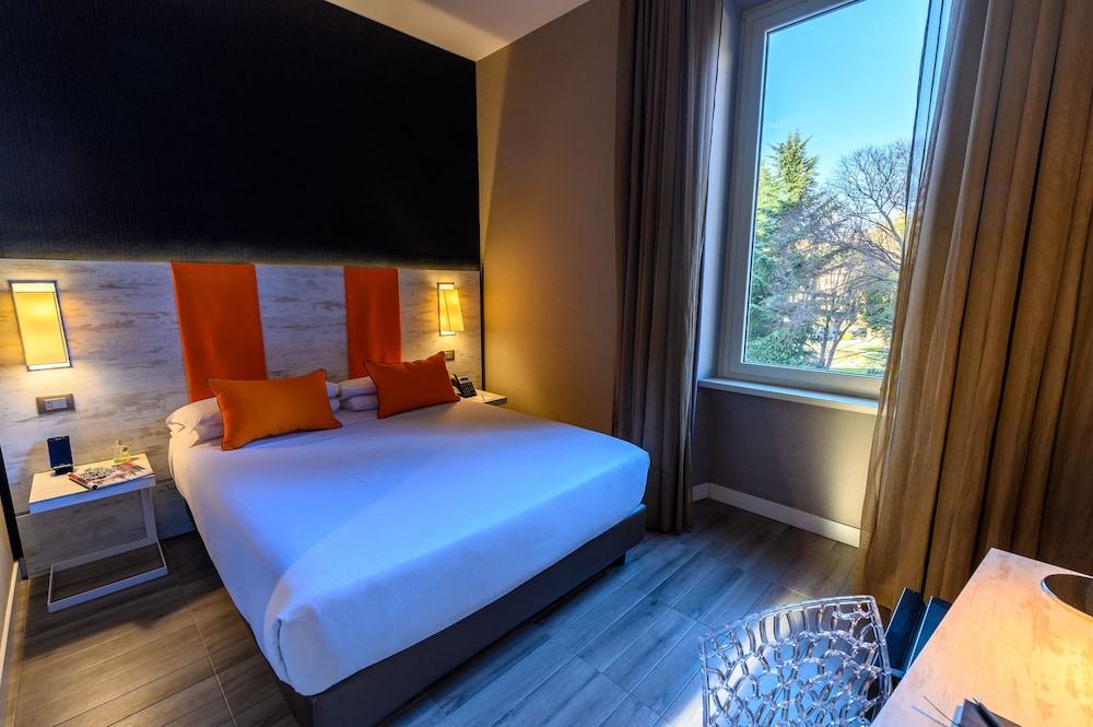 The Guardian Hotel 15/60