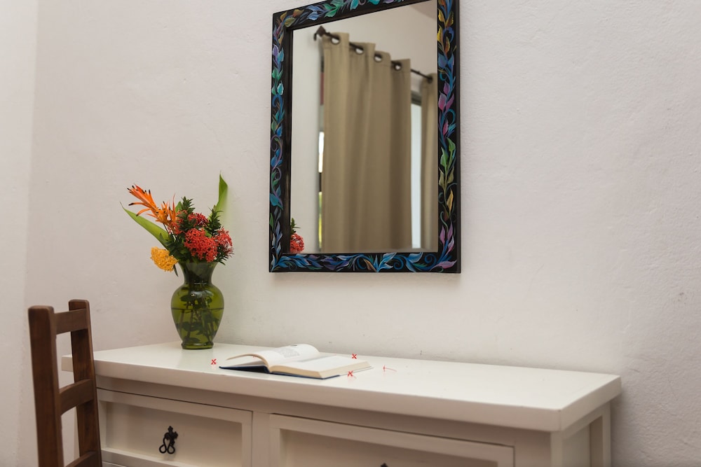 Hotel Villas Colibri Suites and Bungalows 48/50