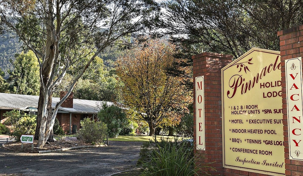 Pinnacle Holiday Lodge 7/52