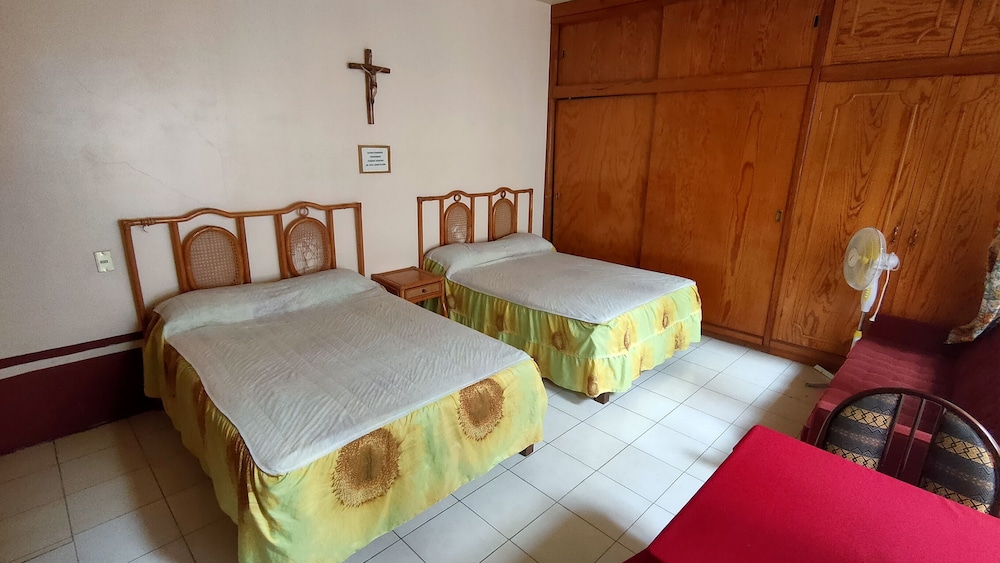 OYO Posada Santa Cecilia, Jerez Zacatecas 11/35