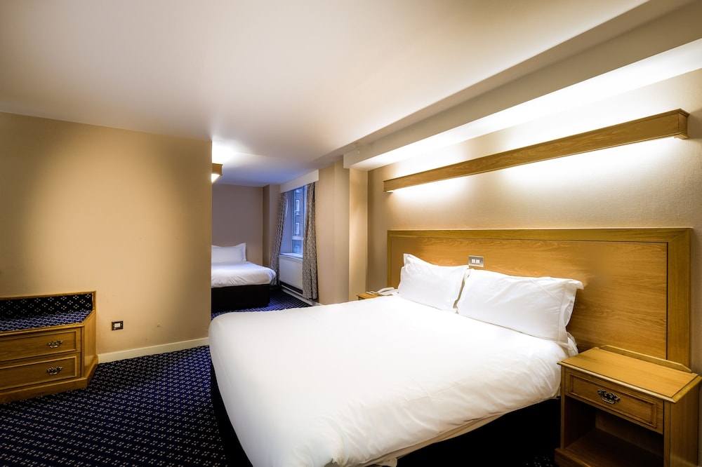 Tavistock Hotel 20/71