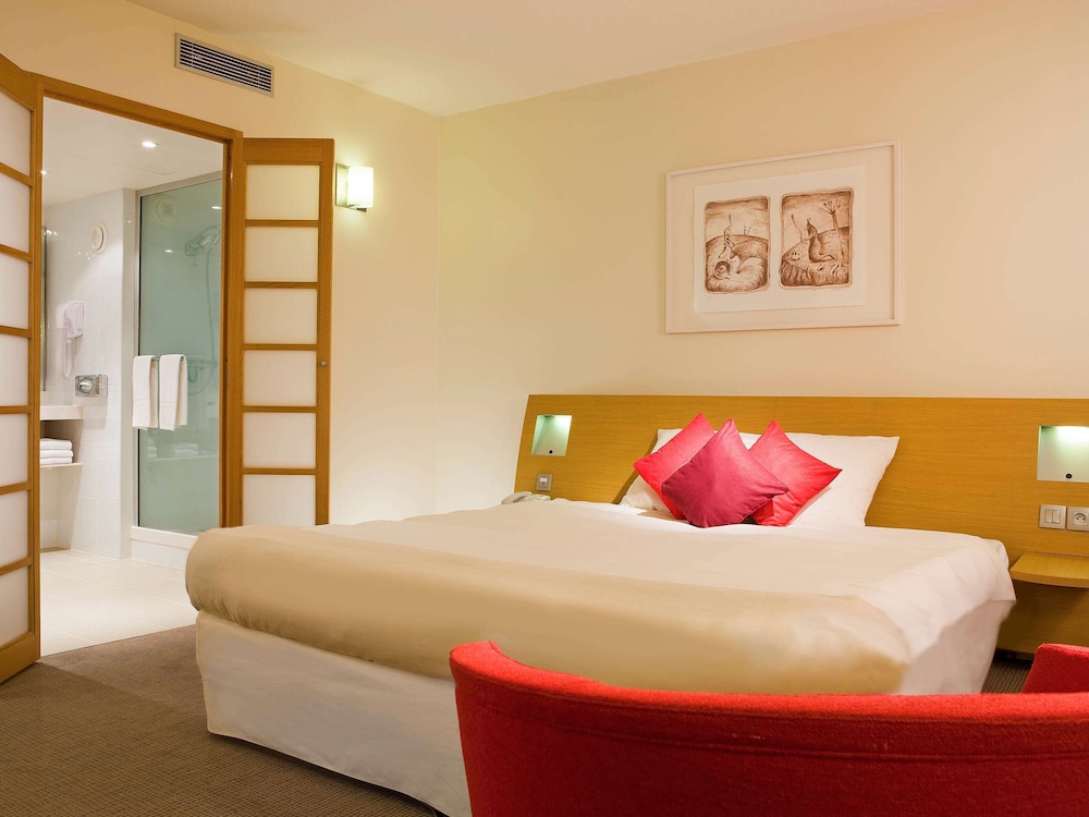 EXECUTIVE, DOUBLE BED, CITY VIEW