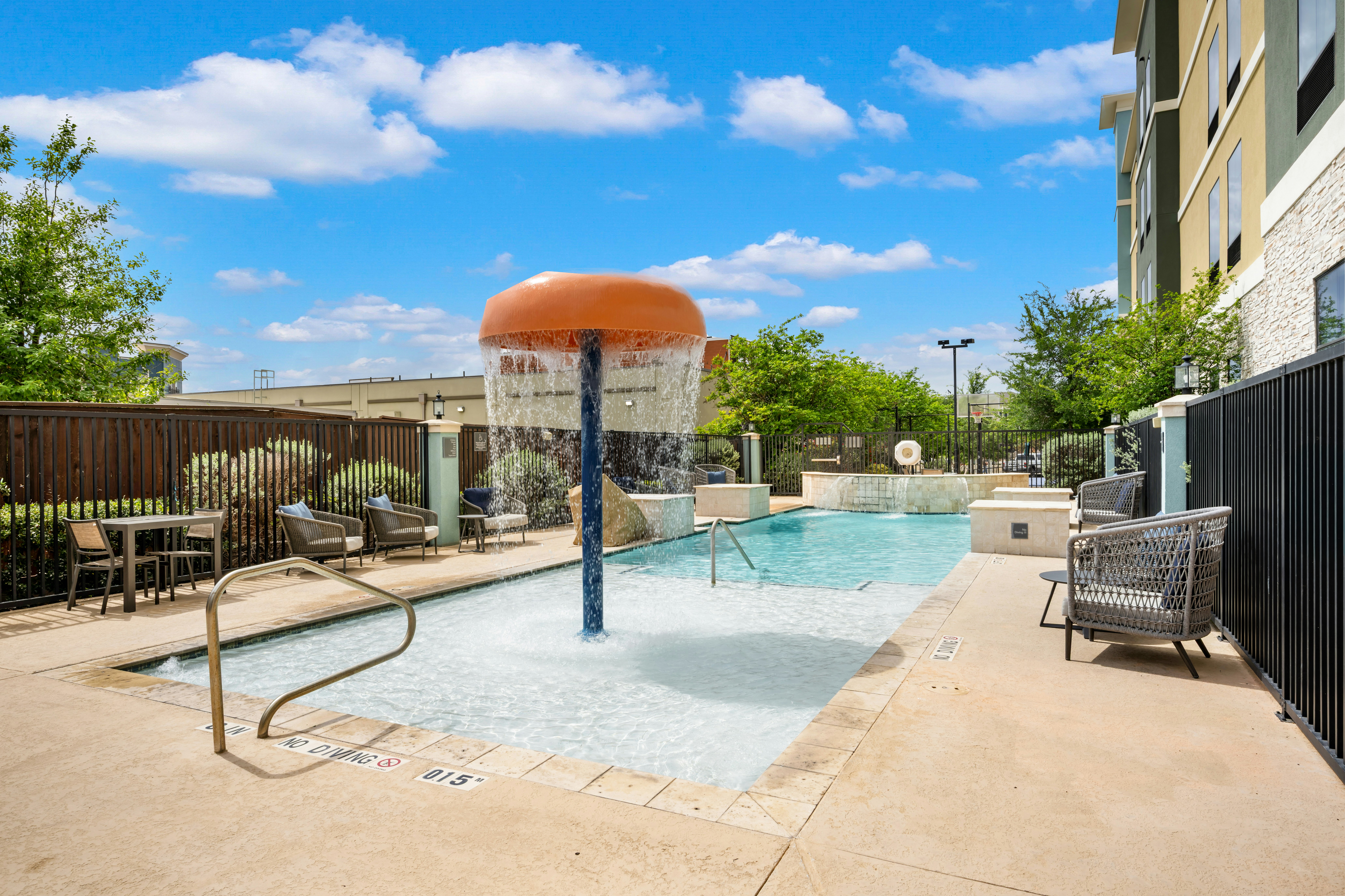 HOMEWOOD SUITES BY HILTON NEW BRAUNFELS 80/81