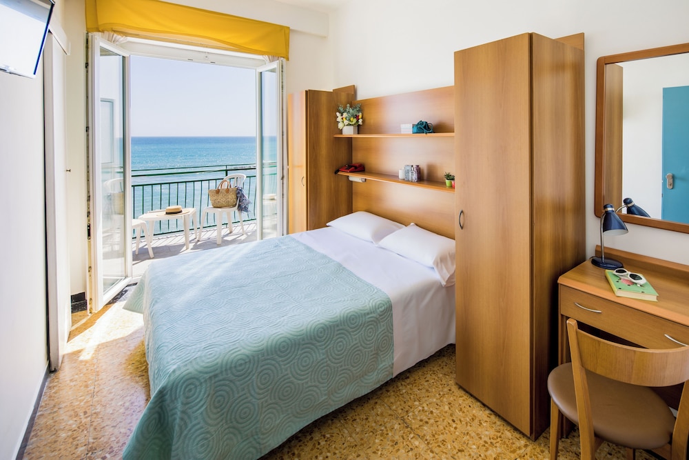 HOTEL MAYOLA 23/73