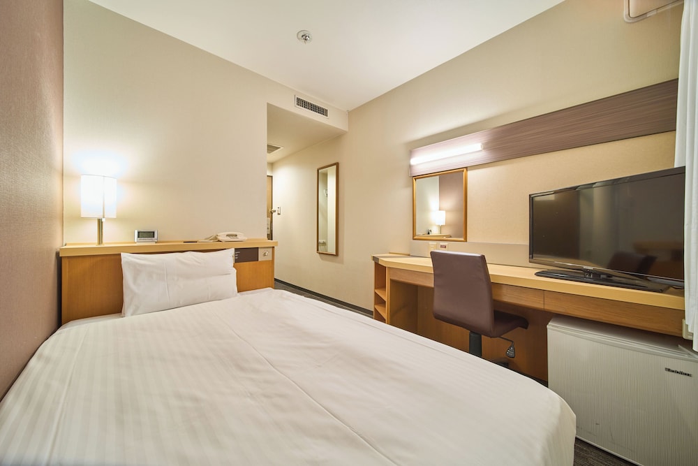 ROOM, SINGLE