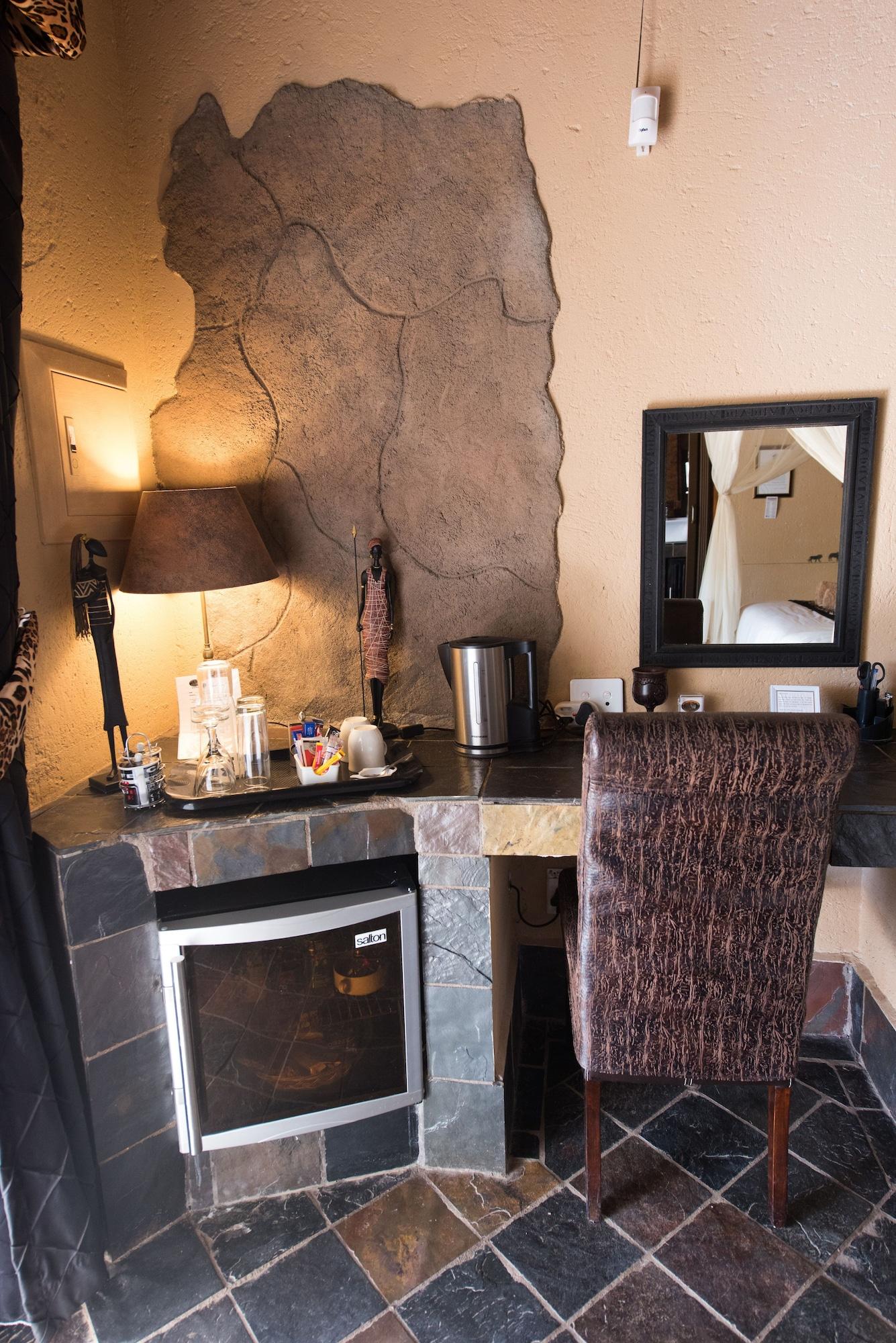 African Rock Lodge 74/82