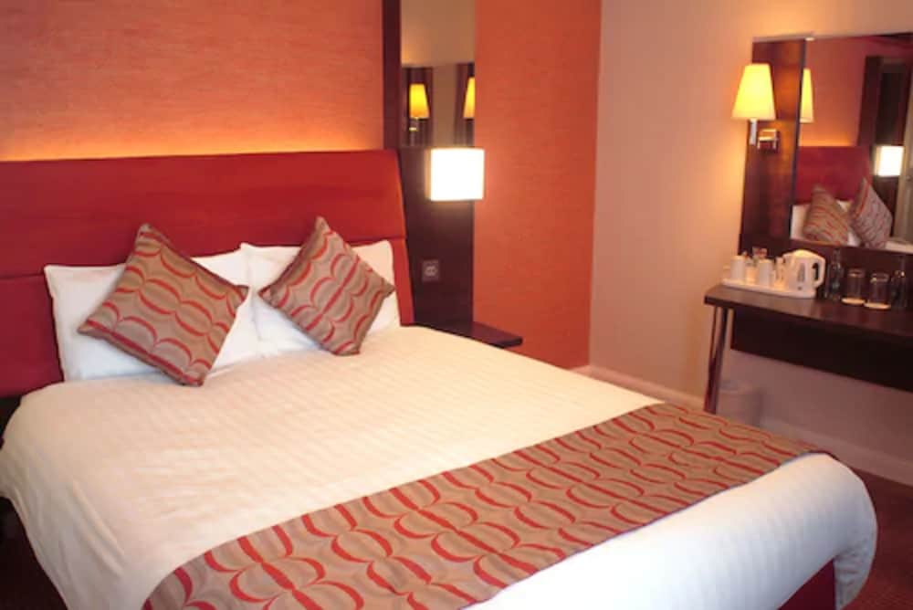 The Dragon Hotel 8/36