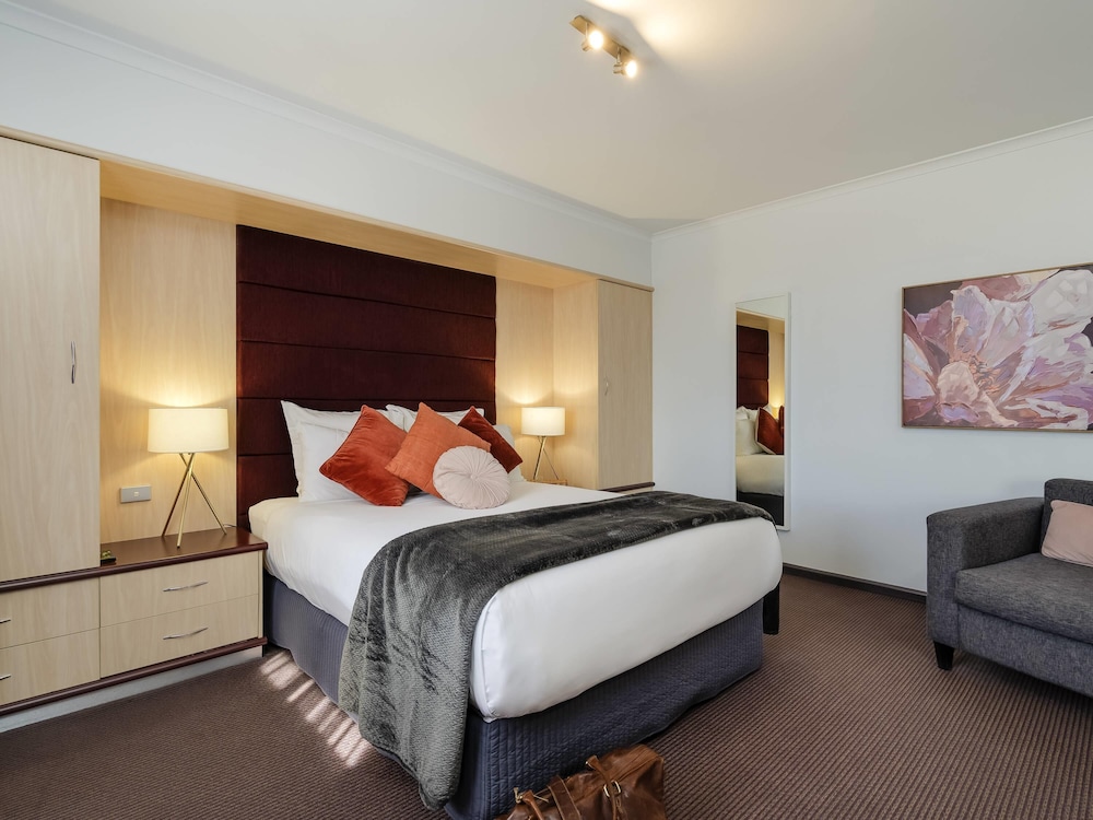 Mercure Albury 13/49