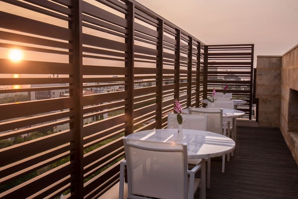 Opera Hotel 27/40