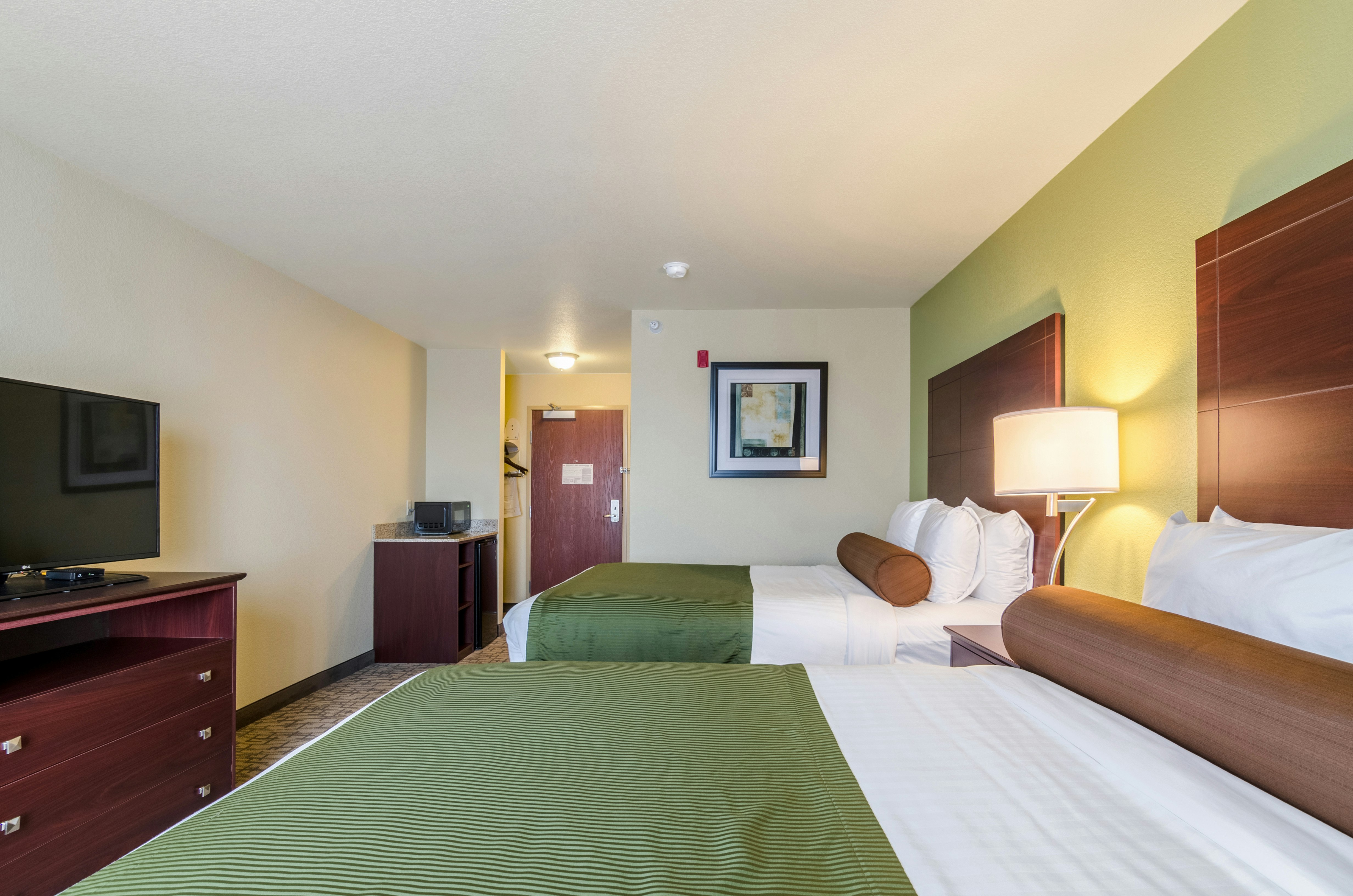 Cobblestone Hotel & Suites - McCook 6/50