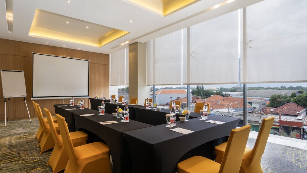 Swiss-Belinn Indramayu 72/85