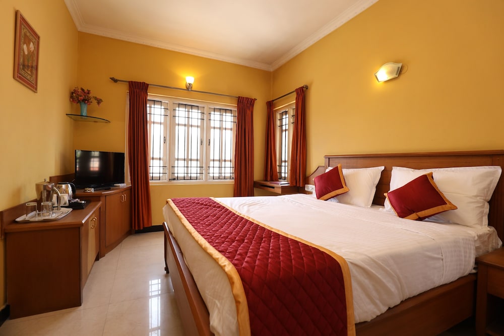 3 BEDROOMS, APARTMENT