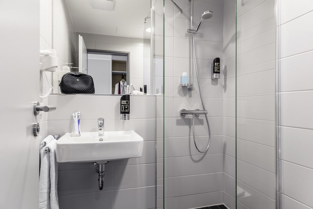 Serways Hotel Remscheid 15/36