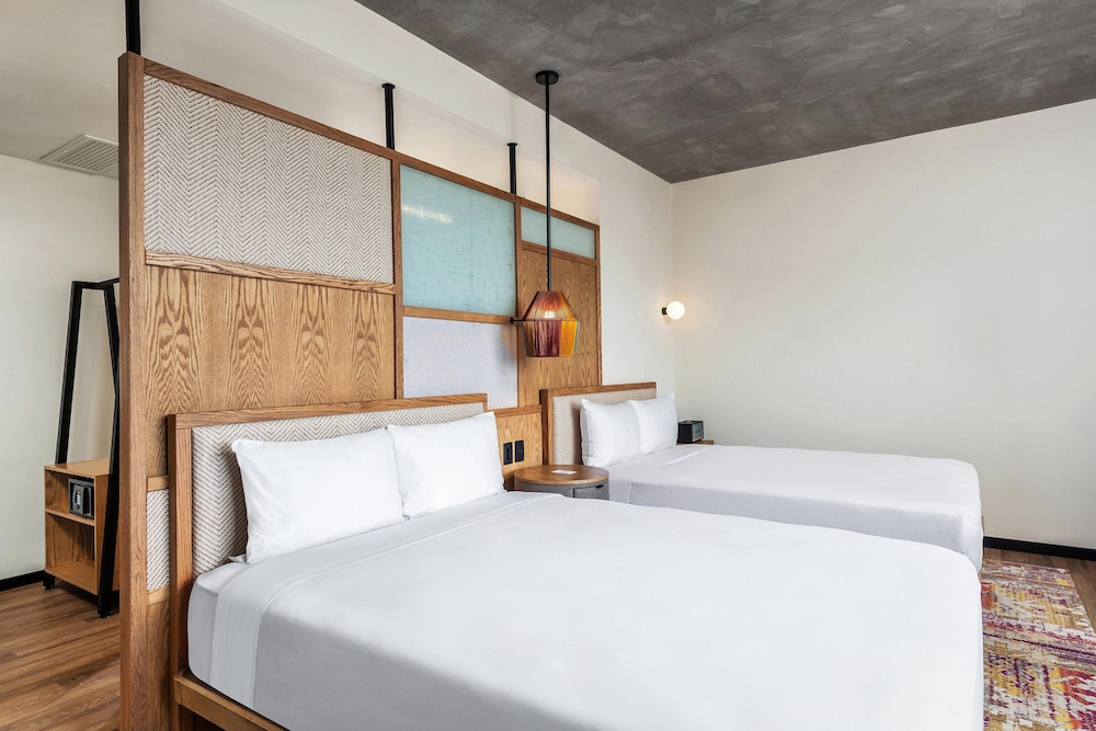 Aloft Tulum 10/50