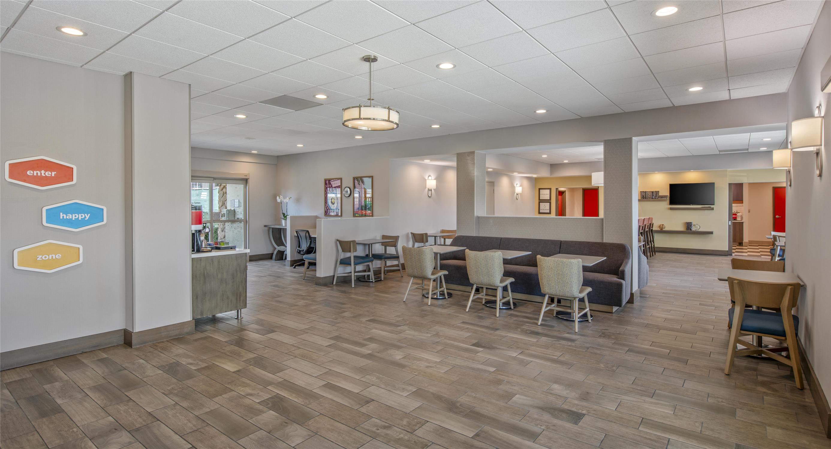 Hampton Inn Channel Islands Harbor 39/65