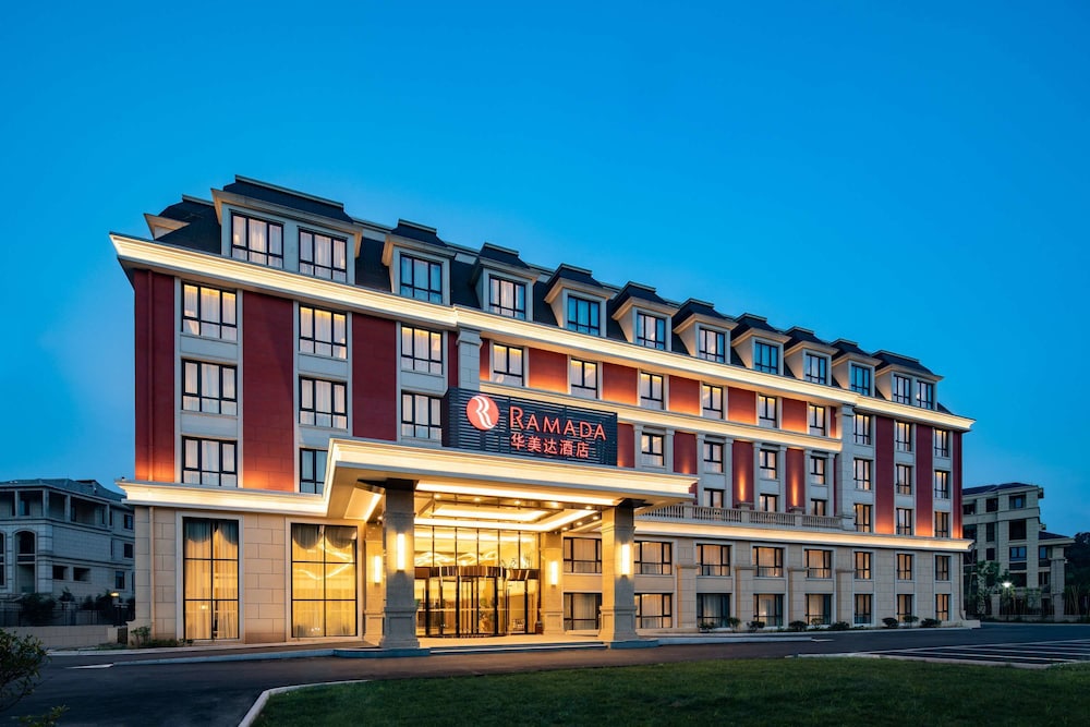 Ramada Zhenjiang City Center 2/15