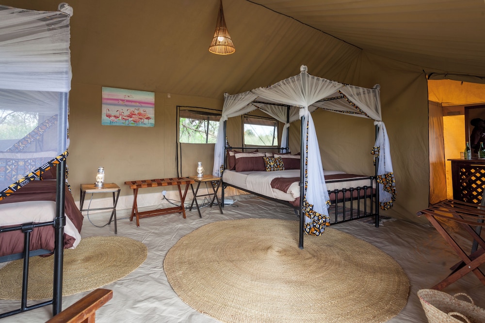 Gnu Mara River Camp 10/50