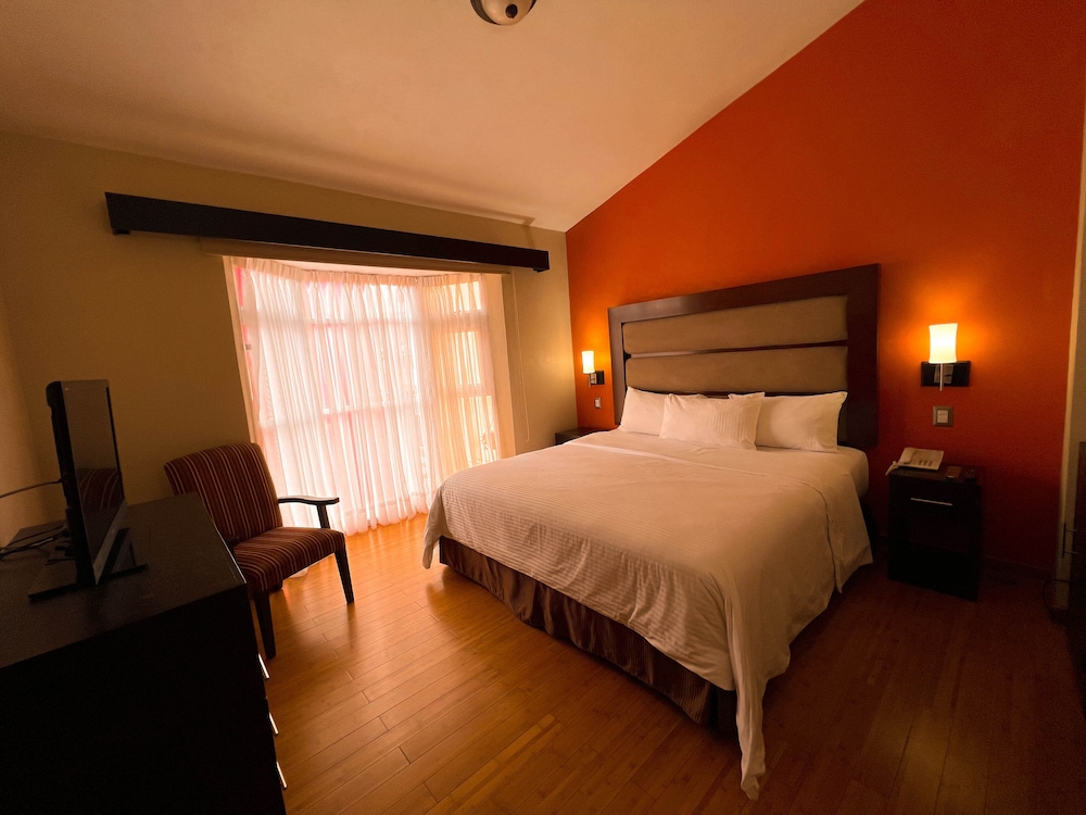 Villa Mercedes San Cristobal 25/75