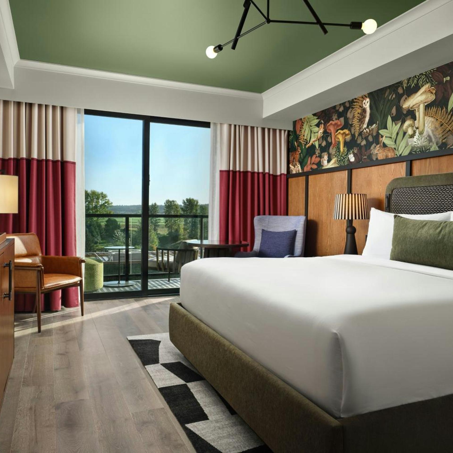 غرفة بريميوم بسرير كينج بشرفة