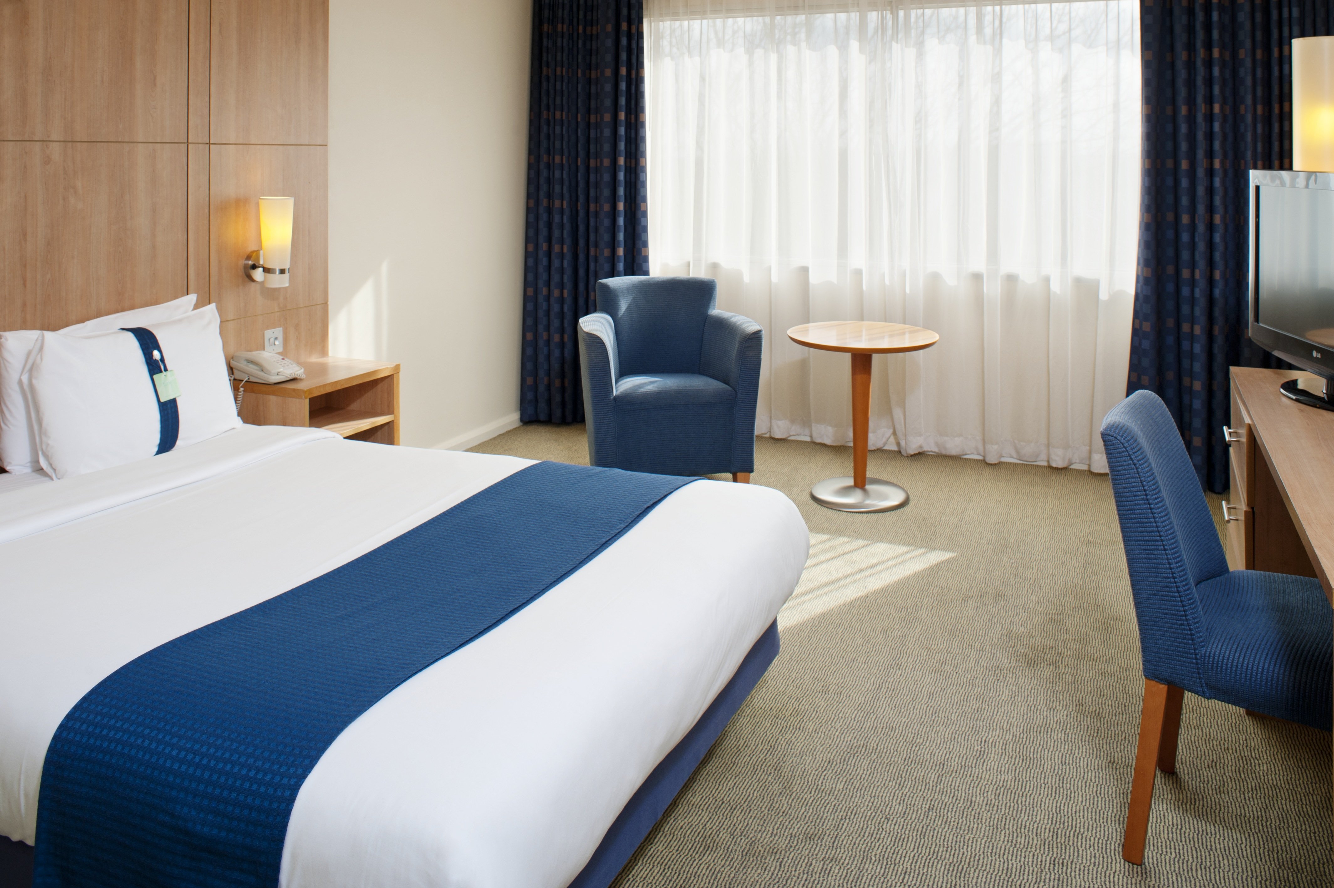 HOLIDAY INN LONDON HEATHROW M4J4 22/62