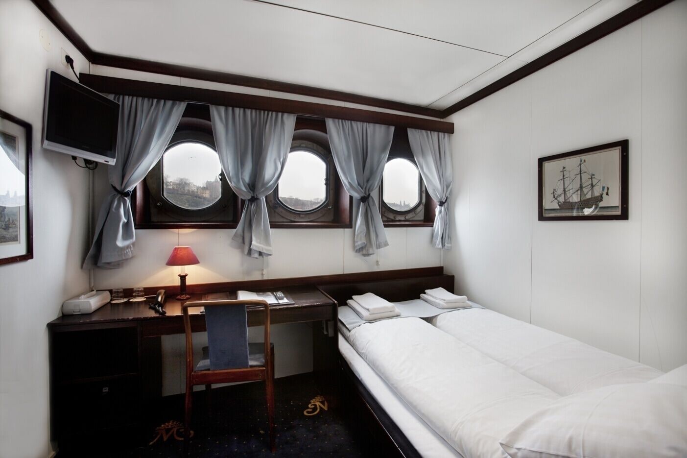 Cabin, Bunk Bed