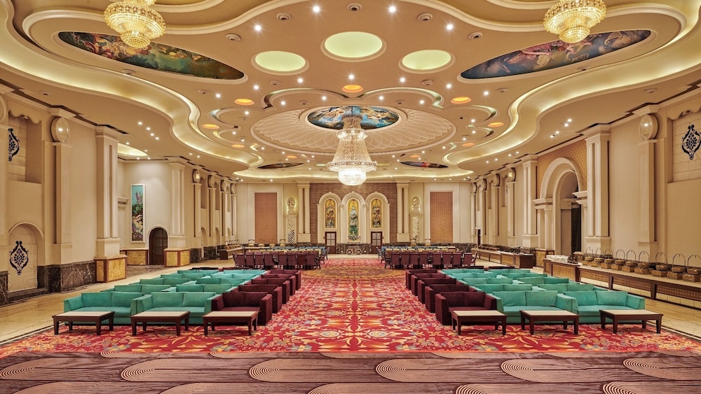 Royal Kingdom Resort 32/42