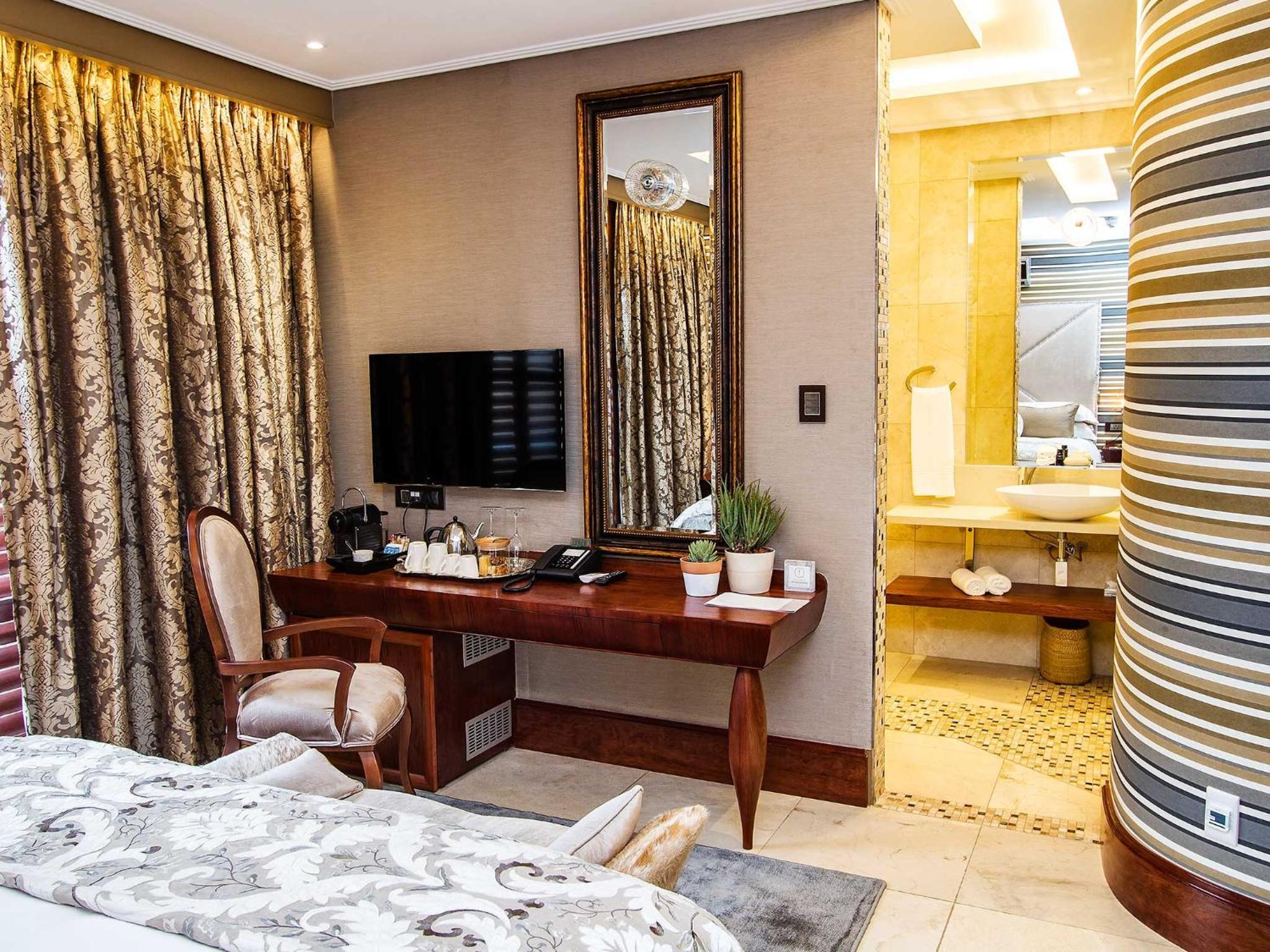 Kimberley Anne Hotel 46/50