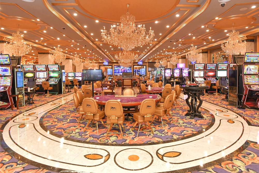 Les Ambassadeurs Marina Hotel Casino 31/50