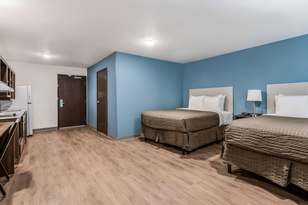 WoodSpring Suites Charlotte - University Research Park 31/50