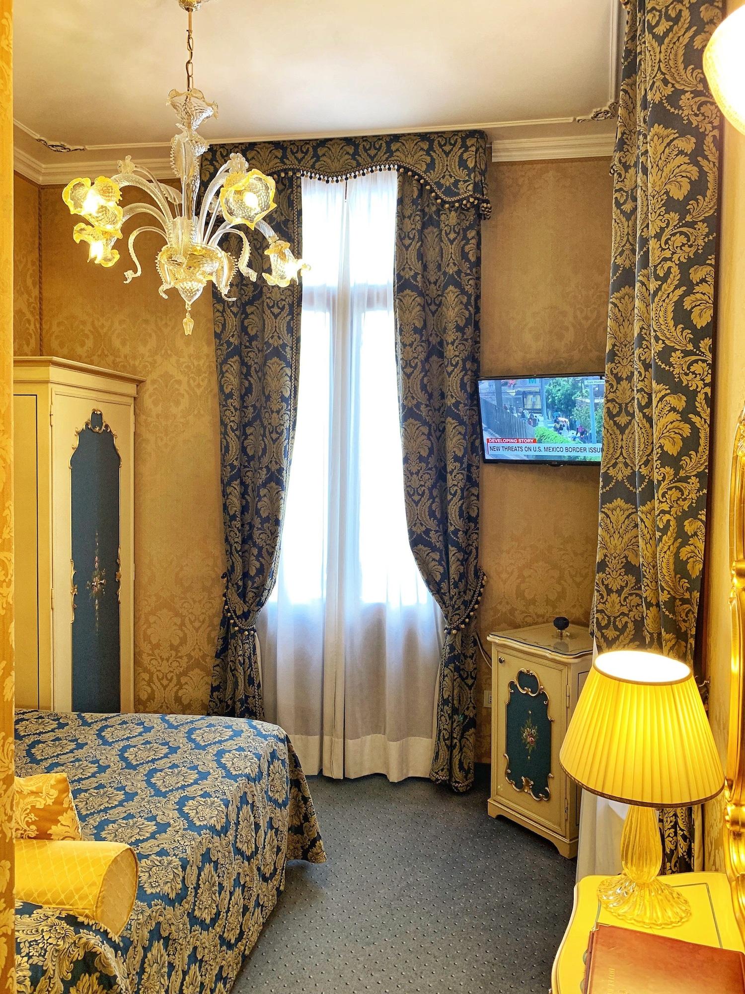 CLASSIC, DOUBLE BED, CANAL VIEW, BALCONY
