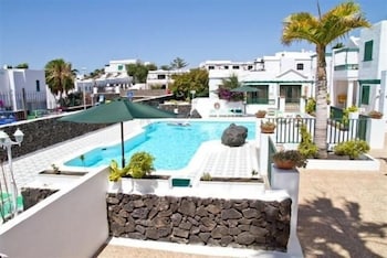 Las Acacias Apartments 27/32