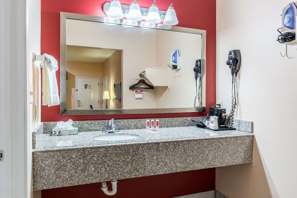 Quality Inn & Suites Bridge City/Orange 28/29
