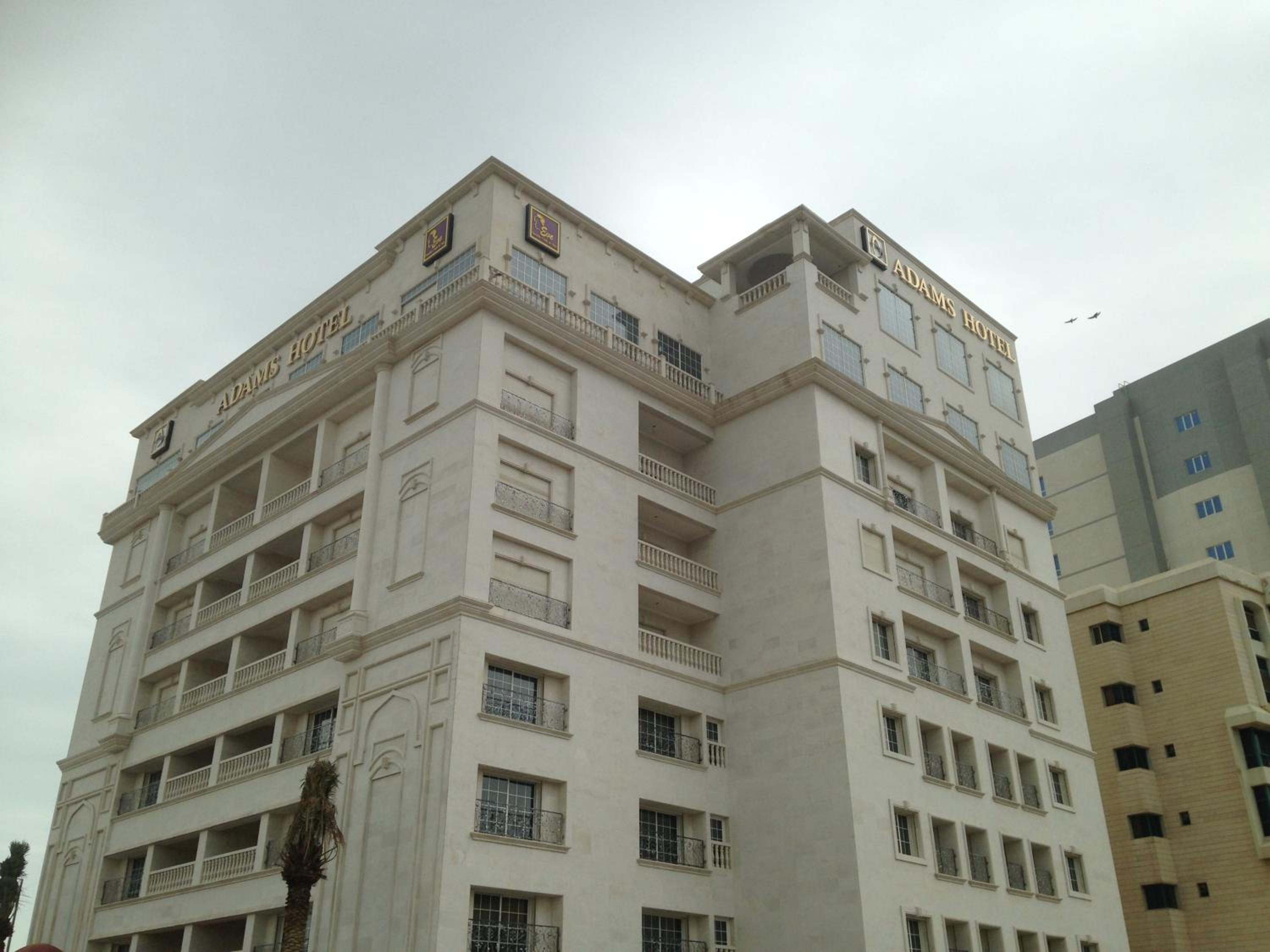 Adams Hotel 4/50