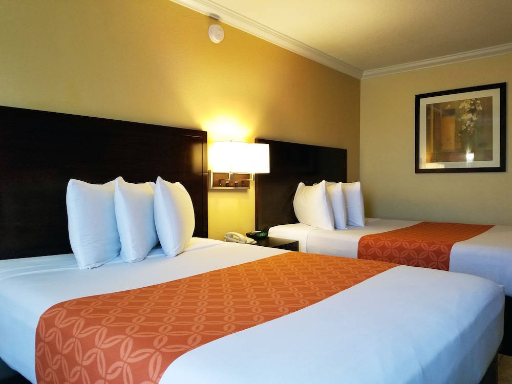 Galleria Palms Hotel 18/59