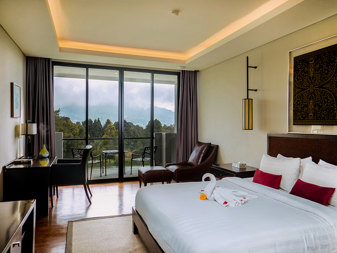Deluxe, Suite, Double Bed, Golf Course View