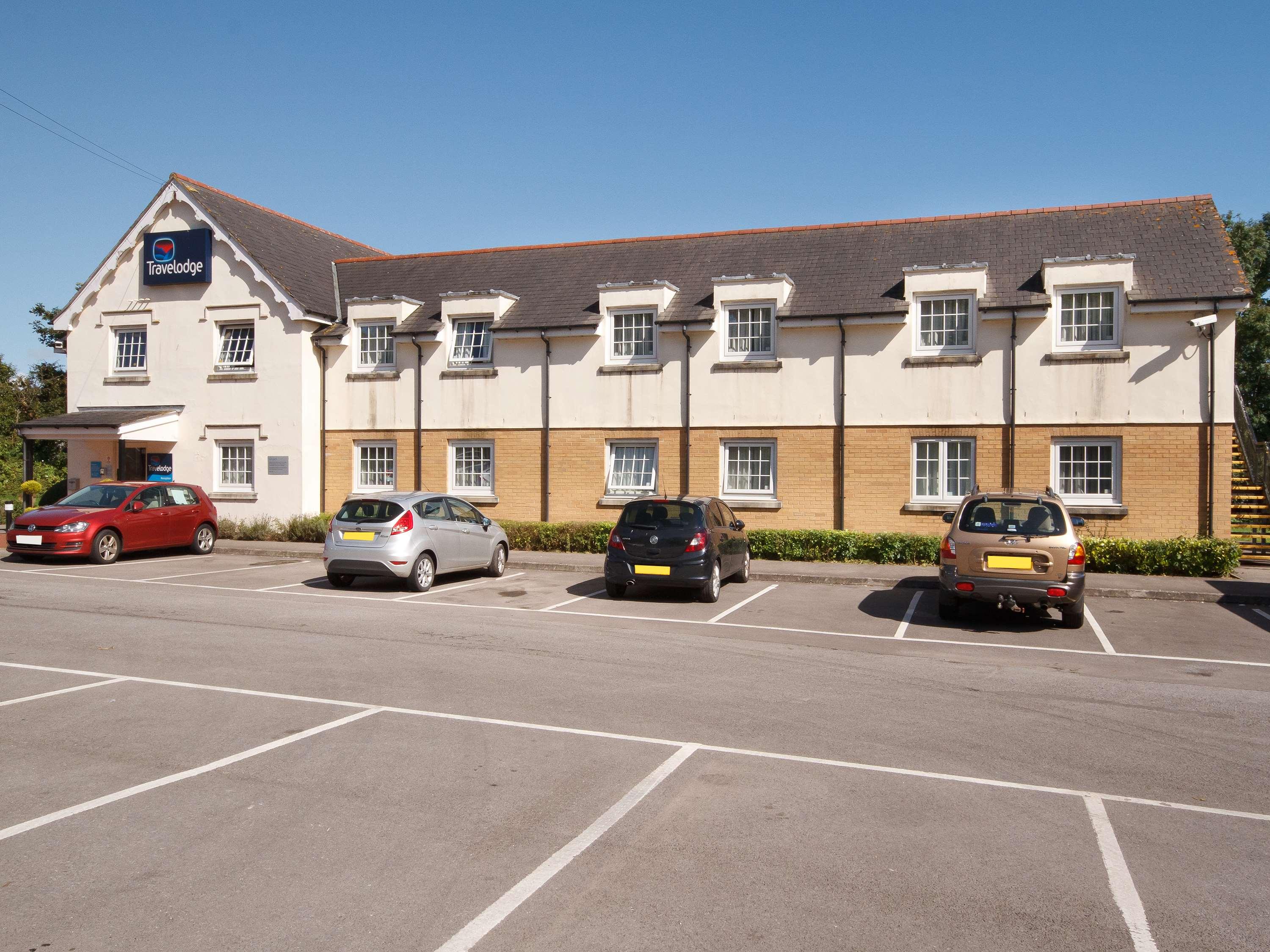 Travelodge Cardiff Airport 8/11