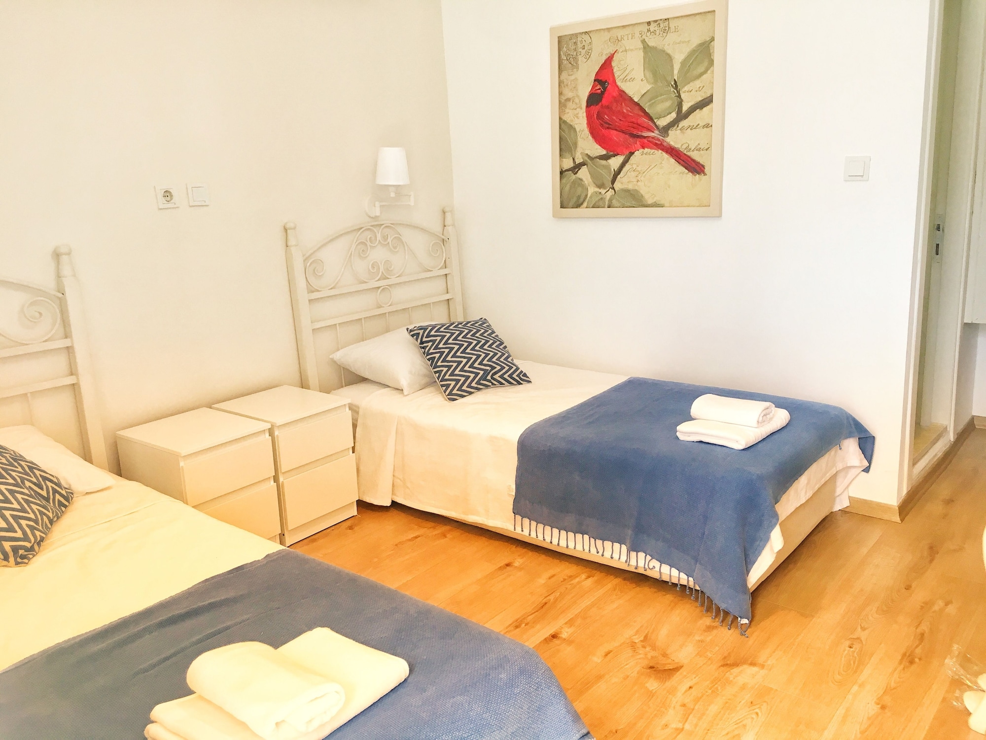 1 BEDROOM, BASIC, TRIPLE