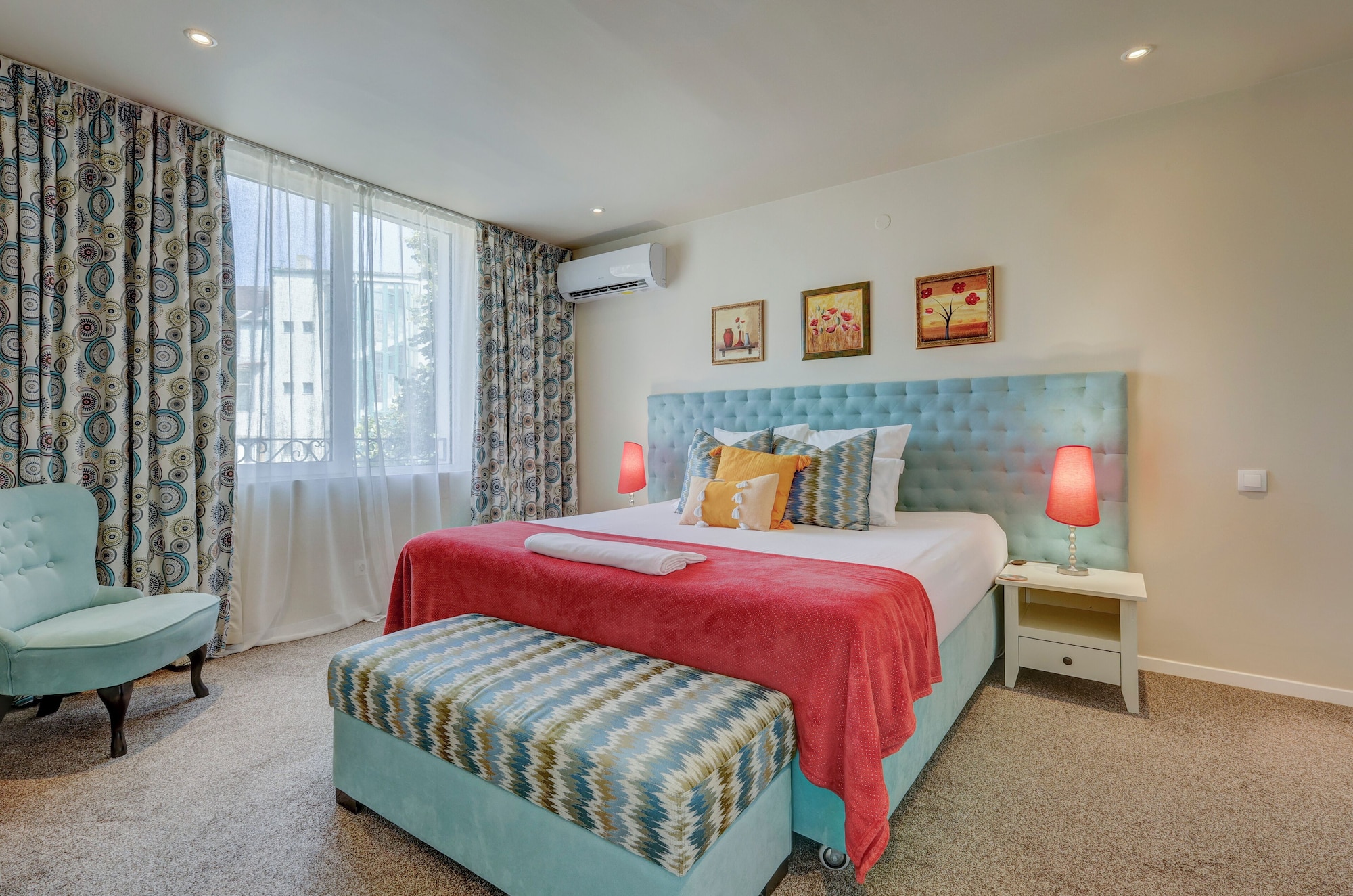 Deluxe, Suite, King Bed, Kitchenette, Corner