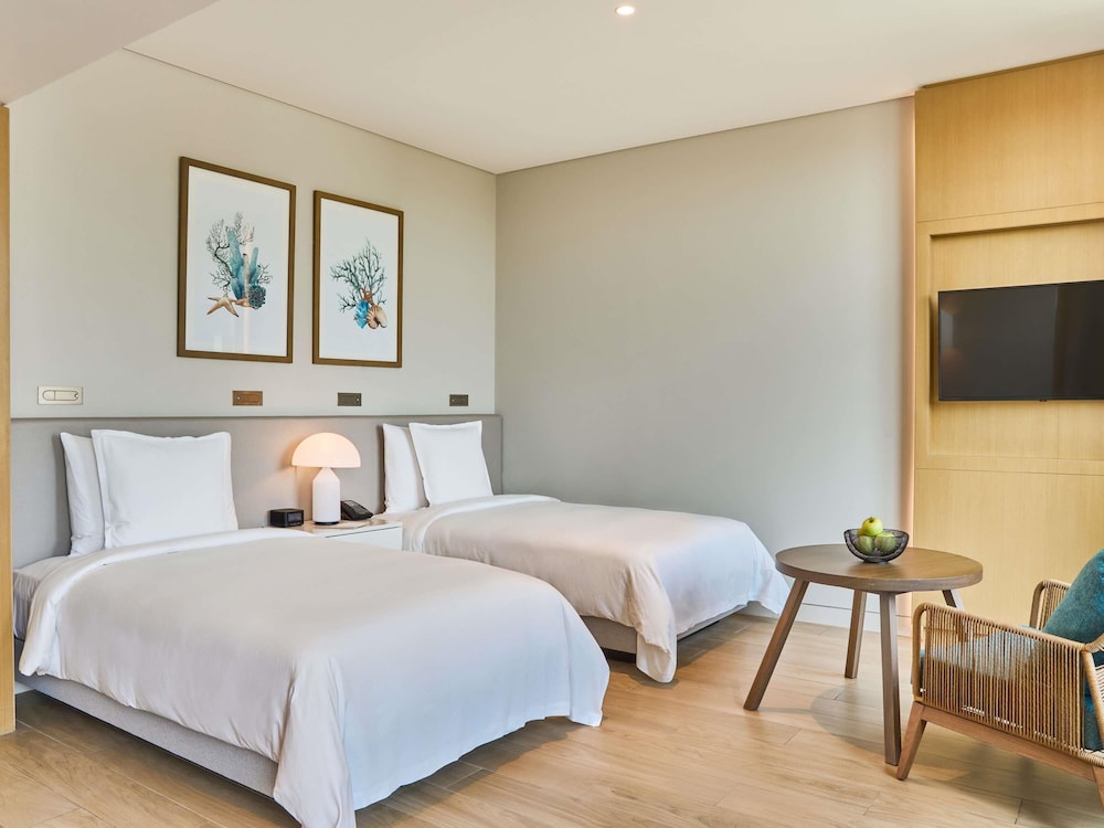 JUNIOR SUITE, TWIN BEDS, BEACH FRONT, TERRACE