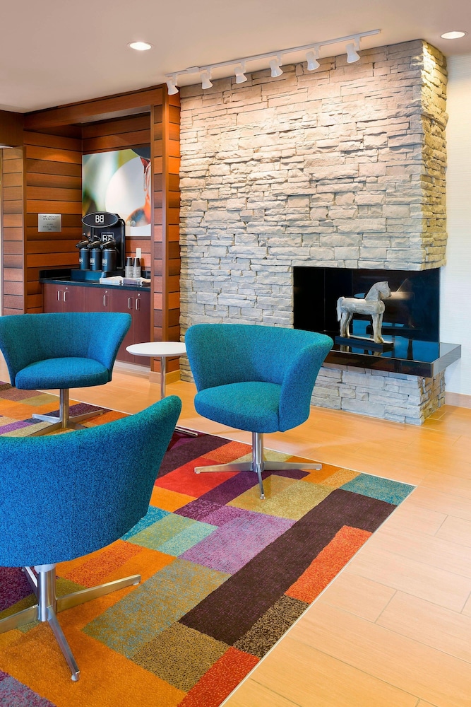 Fairfield Inn and Suites Kansas City Lees Summit 15/22