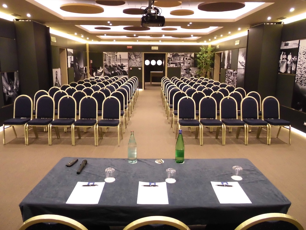 Hotel Tiber Fiumicino 54/68