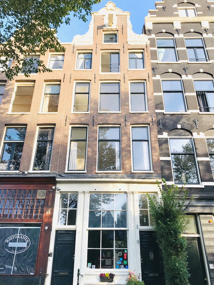 Tulip of Amsterdam B&B 1/33