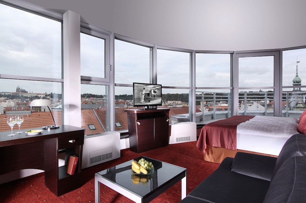 Astoria Hotel 36/56