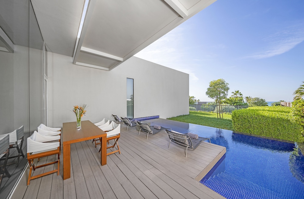 swimming pool spa