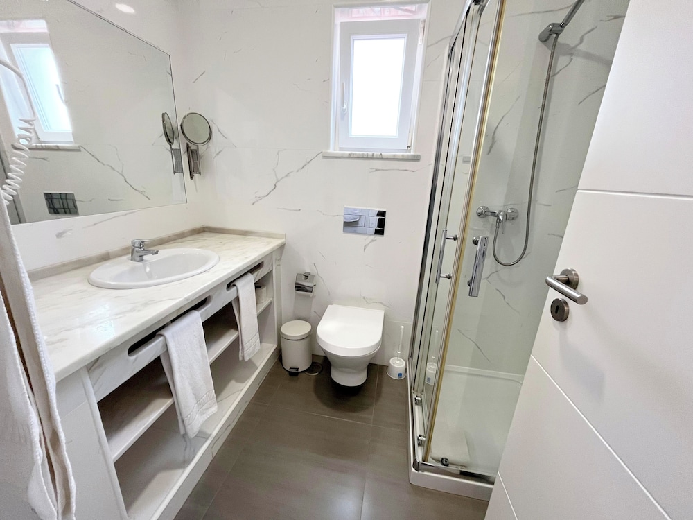 River Inn by AC Hospitality Management - Adults Only 33/33