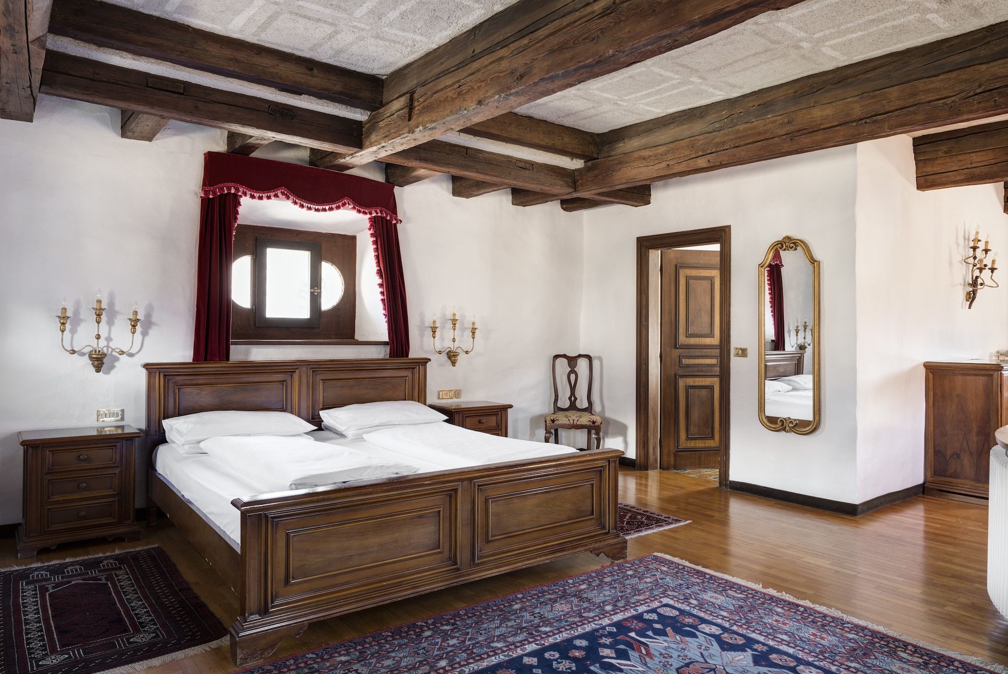Tower, Suite