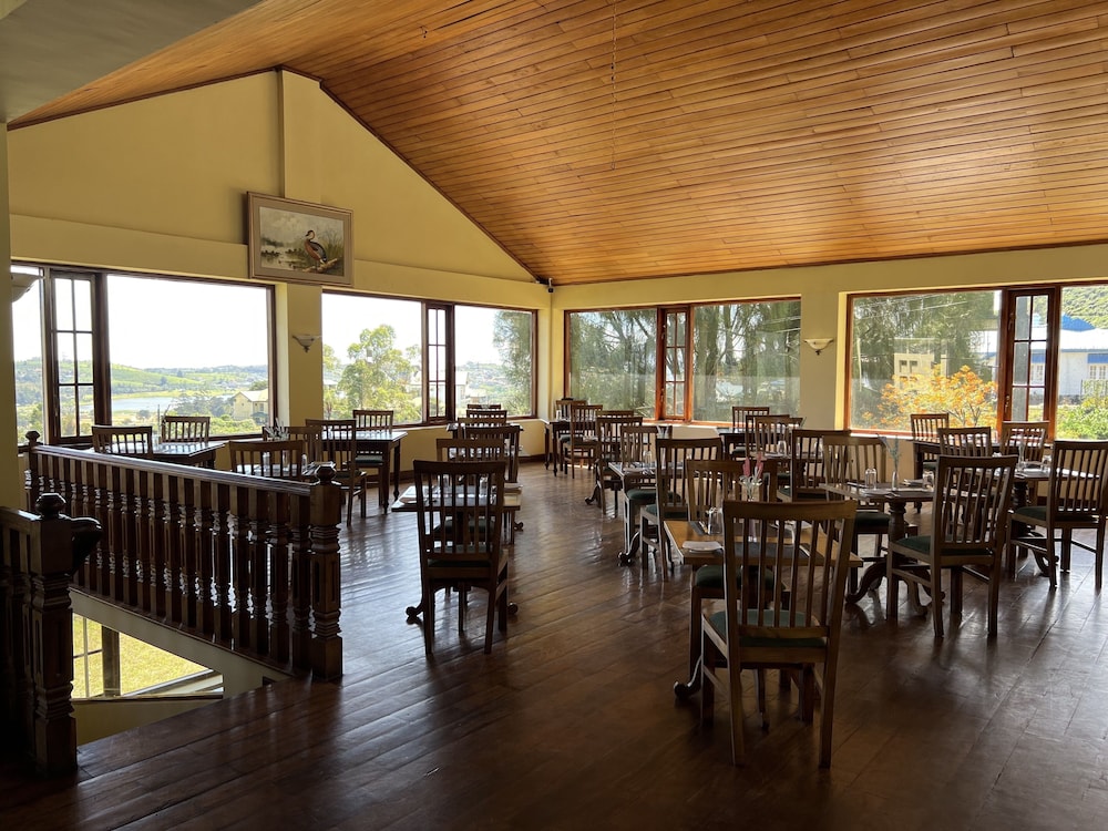 Tea Bush Hotel 42/71