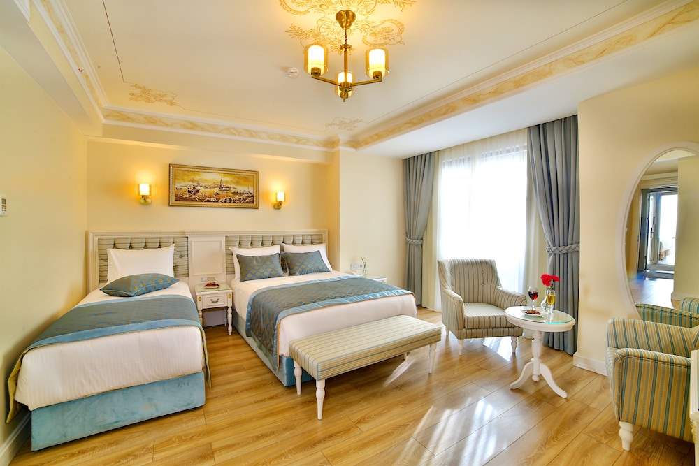 1 Bedroom, Deluxe, Triple, 1 Double and 1 Single Bed