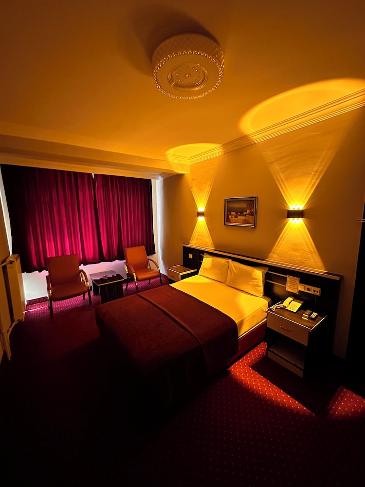 Mina 1 Hotel 37/50